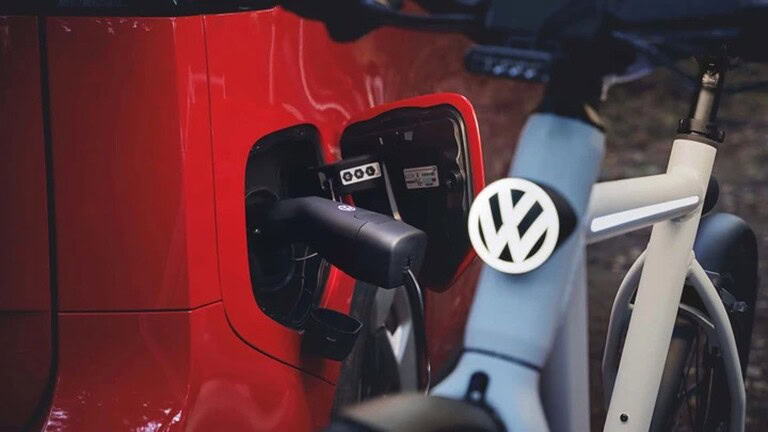 Volkswagen e la bici elettrica con radar e luci intelligenti