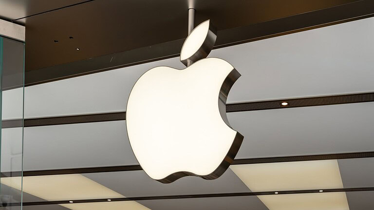 Apple prima azienda al mondo a 5.000 miliardi di dollari