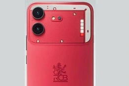 Nothing Phone (3) crolla al minimo storico su Amazon: sconto di oltre 300€
