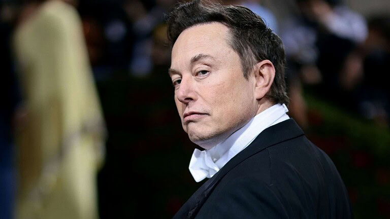 Elon Musk difende Mario Roggero
