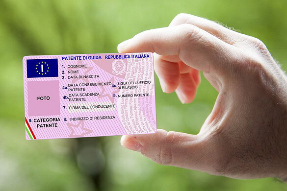 Patente a 17 anni: nuova regola in Italia, ma con accompagnatore