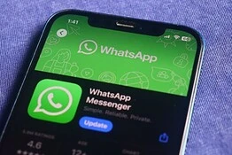 WhatsApp per iOS cambia la barra di navigazione: arriva la scheda Contatti