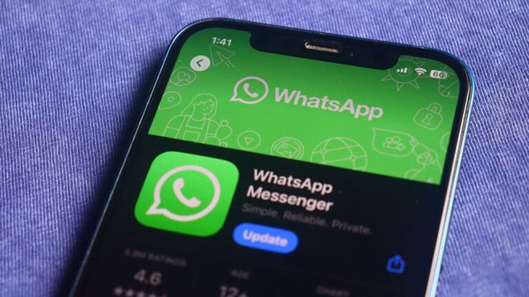 WhatsApp per iOS cambia la barra di navigazione: arriva la scheda Contatti