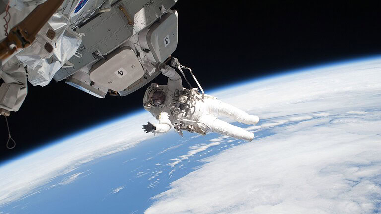 Astronauti e il ritorno sulla Terra: l'odore della pioggia diventa insopportabile