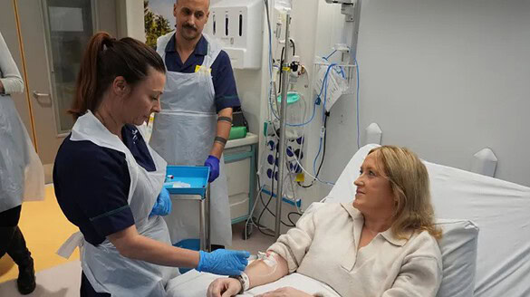 Terapia CAR T e gravidanza: donne autoimmuni diventano madri