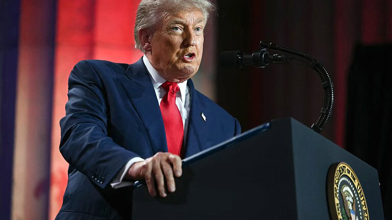 Trump minaccia dazi all'UE per le multe a Apple, Google e Meta