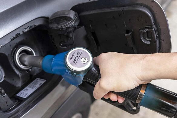 Carburanti, prezzi record in Italia: diesel a 2,7 euro in autostrada