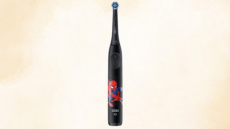Oral-B iO Kids si rinnova con la nuova edizione Marvel Spider-Man
