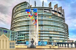 Il Parlamento europeo lancia EPGenAI Hub per l’AI sicura