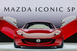 Mazda, nuova sportiva coupé con porte a farfalla nei brevetti