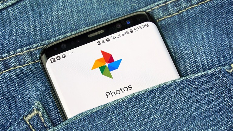 Google Foto, arriva la ricerca con AI Gemini accanto a quella classica