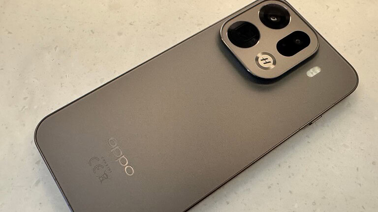 Oppo A7 Pro Max: batteria da 10.000mAh e ricarica 80W
