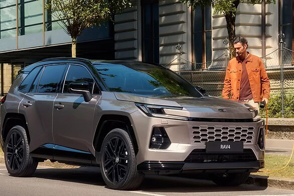 Toyota RAV4, i pulsanti fisici potrebbero tornare nell’abitacolo