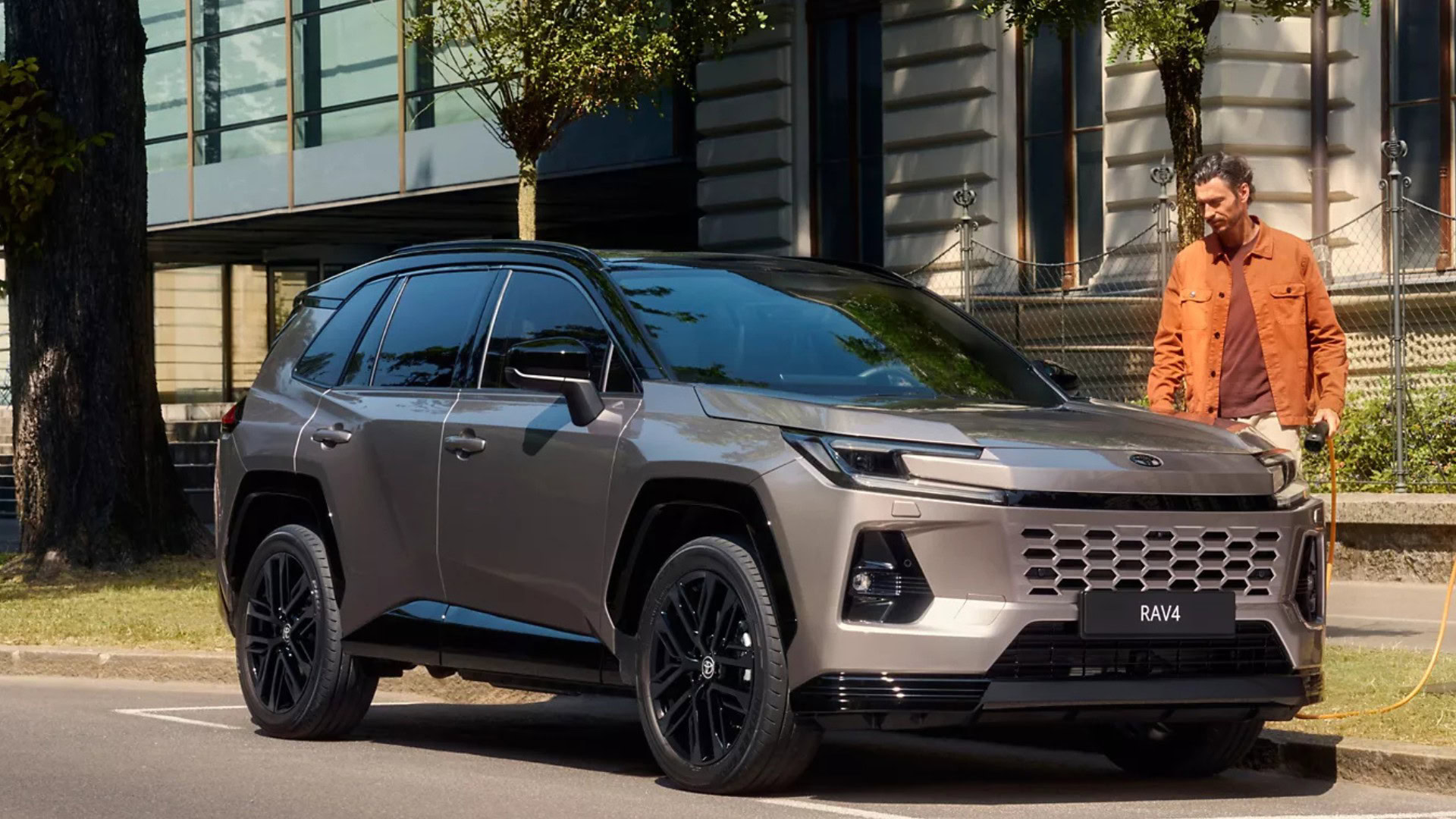 Toyota RAV4, i pulsanti fisici potrebbero tornare nell'abitacolo