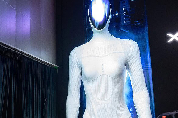 XPENG Iron: mille robot umanoidi al mese entro il 2026