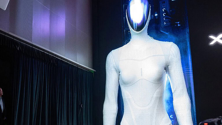 XPENG Iron: mille robot umanoidi al mese entro il 2026