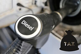 Accise diesel, taglio da 17 centesimi: gasolio verso i 2 euro