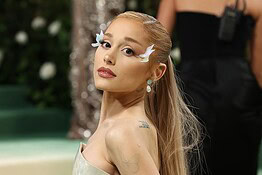 Ariana Grande fa causa agli hacker: rubate 45 canzoni inedite