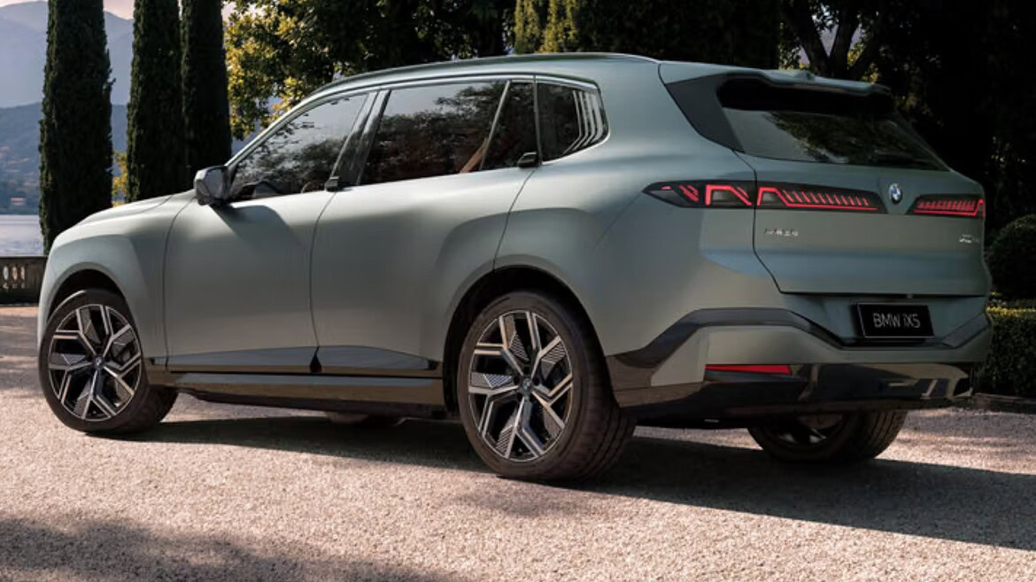 BMW iX5 LWB: fino a 1.000 km di autonomia con batteria da 144 kWh