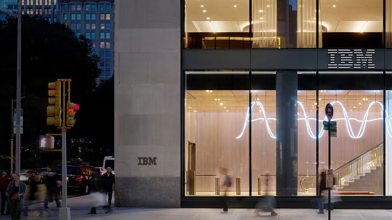 IBM crolla in Borsa: il mainframe affonda i conti trimestrali