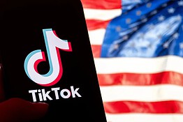 TikTok, l’Europa contesta le tutele deboli sui profili dei minori