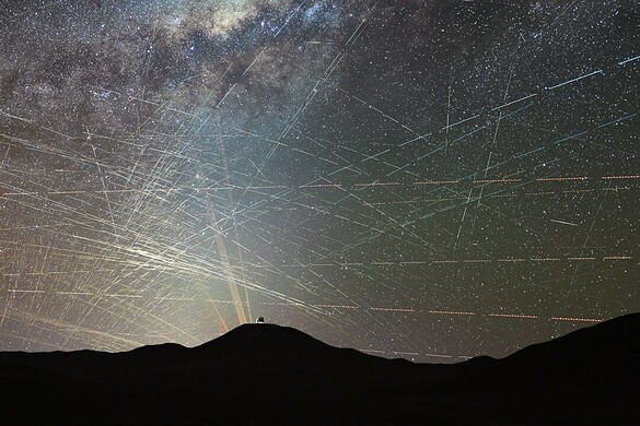 Satelliti in orbita, l’ESO fissa il limite oltre cui l’astronomia è a rischio
