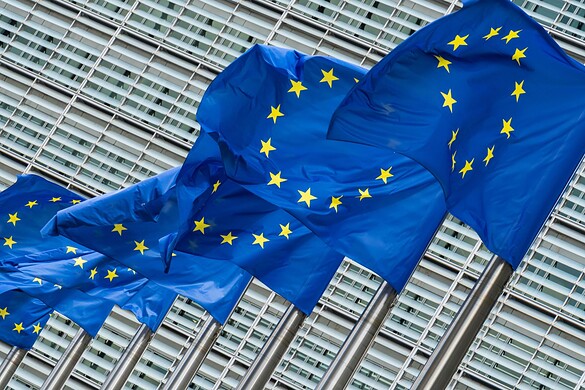 Smartwatch senza batterie sostituibili: l’Europa cambia idea