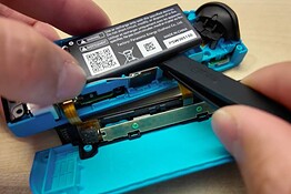 Joy-Con, Nintendo pubblica la guida per cambiare la batteria
