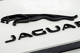 Jaguar ferma la produzione ma i concessionari hanno ancora auto nuove