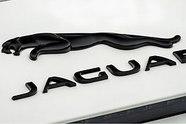 Jaguar ferma la produzione ma i concessionari hanno ancora auto nuove