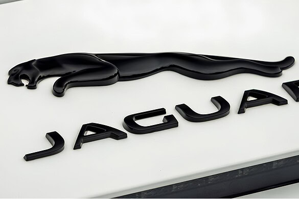 Jaguar ferma la produzione ma i concessionari hanno ancora auto nuove