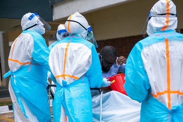 Ebola, un ceppo raro corre veloce: quasi un caso su tre è letale