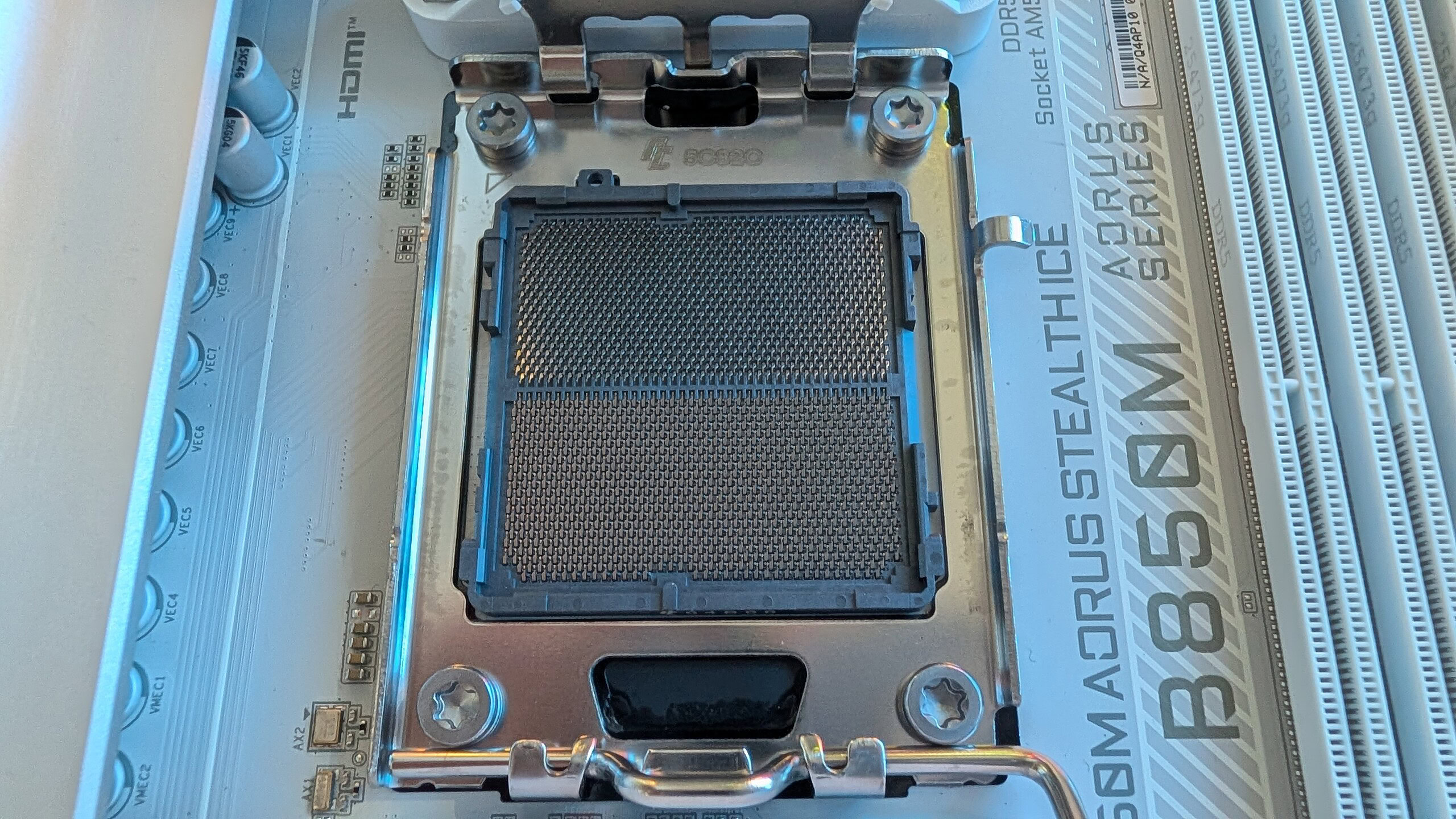 Gigabyte B850 AORUS ELITE WIFI7 - design Gigabyte B850 AORUS ELITE WIFI7 - design