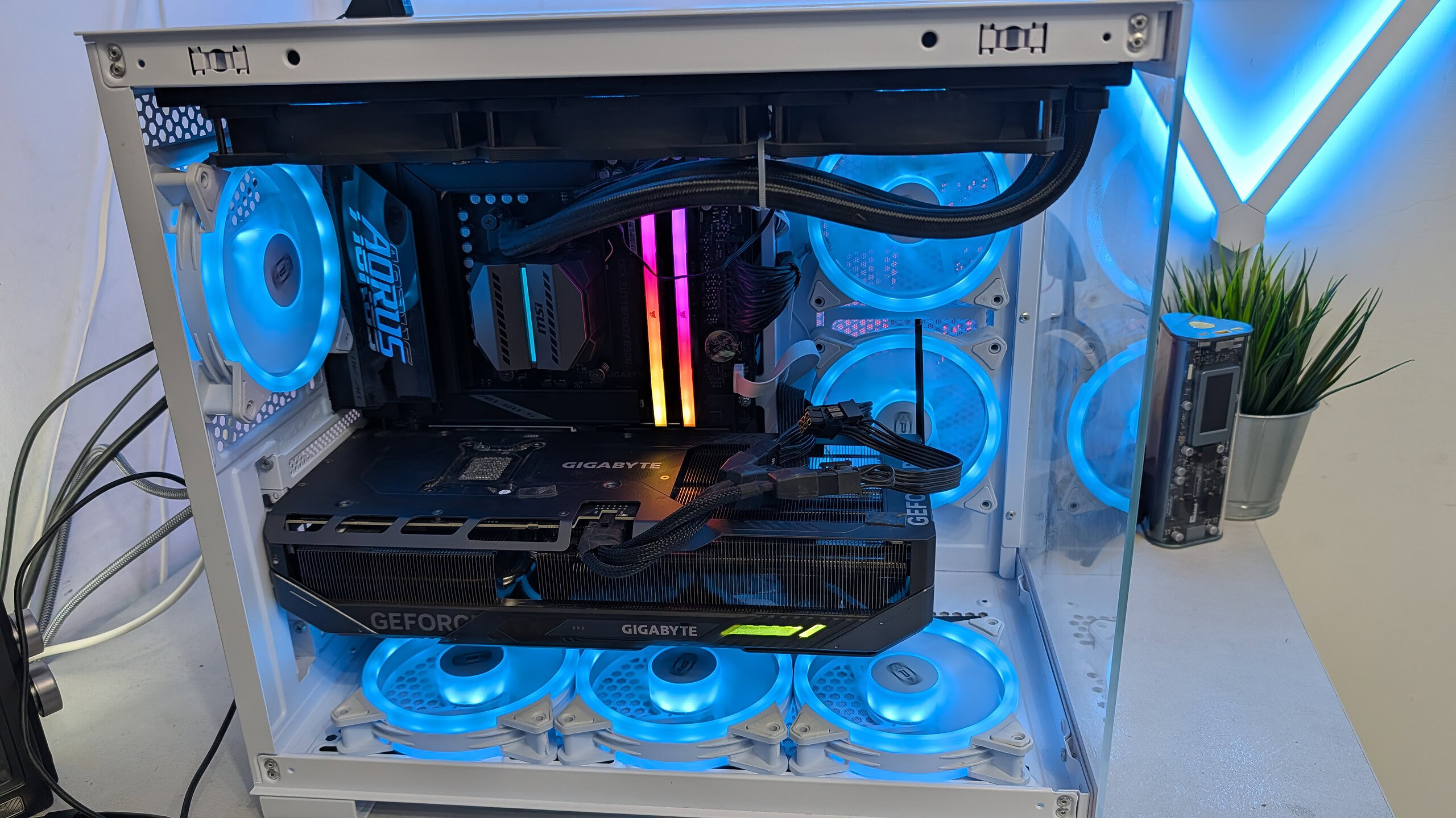 Gigabyte B850 AORUS ELITE X3D - funzionalità Gigabyte B850 AORUS ELITE X3D - funzionalità