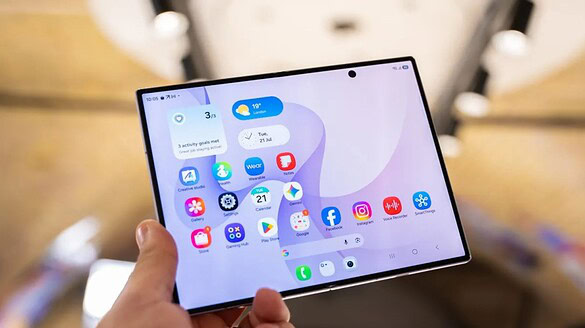 Samsung Galaxy Z Fold 8: apertura più fluida e piega invisibile