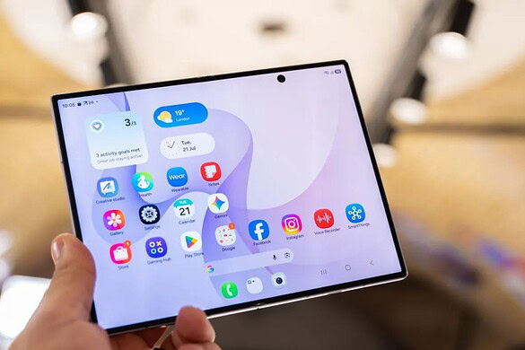 Samsung Galaxy Z Fold 8: apertura più fluida e piega invisibile