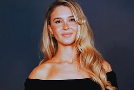 Isabel May da Yellowstone al tennis con Love Love su Prime Video