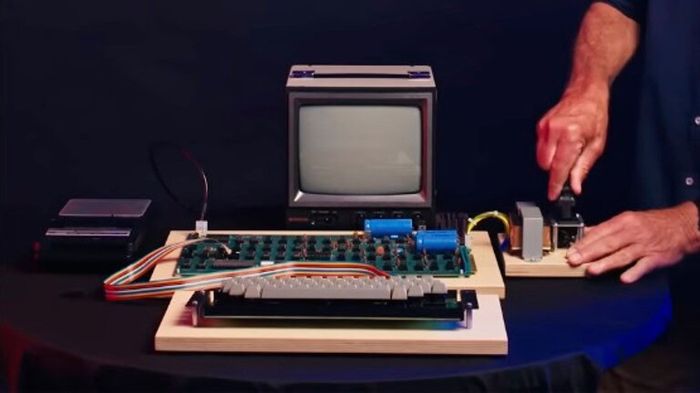 Apple-1 del 1976 all'asta da Sotheby's: un tesoro funzionante | VIDEO