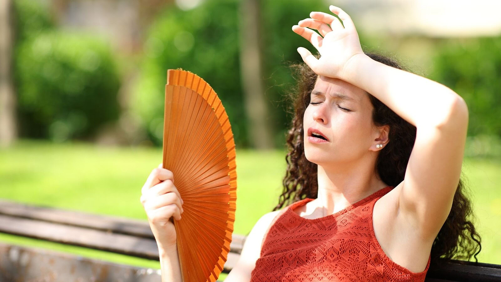 Caldo e salute mentale: come le ondate di calore mandano in tilt il cervello