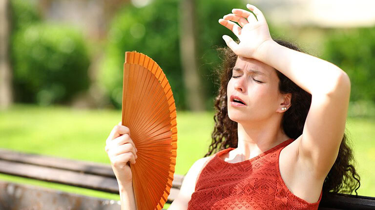 Caldo e salute mentale: come le ondate di calore mandano in tilt il cervello