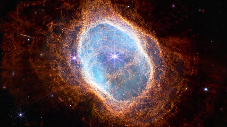iPTF14hls, la supernova che esplode a rate e sfida gli astronomi