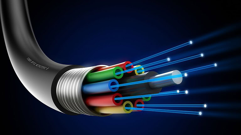 Fibra ottica a nucleo cavo: record mondiale a 1,2 Tbit/s dalla Cina