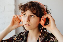 Cuffie con filo, perché stanno tornando di moda e battono il wireless