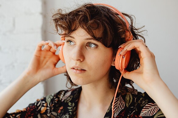 Cuffie con filo, perché stanno tornando di moda e battono il wireless
