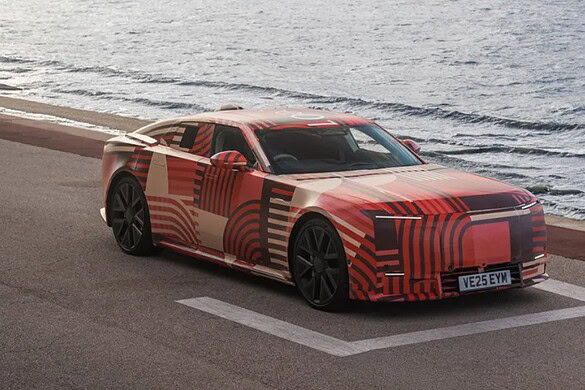 Jaguar Type 01: la GT elettrica da 1.000 CV debutta a Goodwood