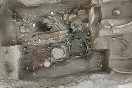 Sirolo, riemerge tomba picena di 2.500 anni fa sulla costa
