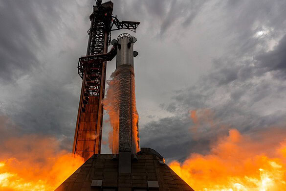 Starship, tredicesimo volo di prova con veri satelliti Starlink