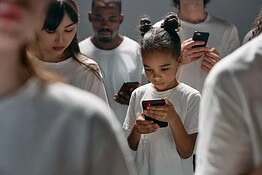 Social vietati sotto i 13 anni: la proposta UE cambia la sicurezza