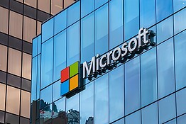 Microsoft, Nadella accusa: le aziende AI sfruttano i vostri dati