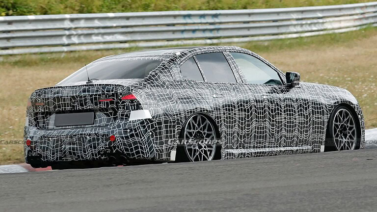 BMW M350, foto spia rivelano un sei cilindri da oltre 400 CV